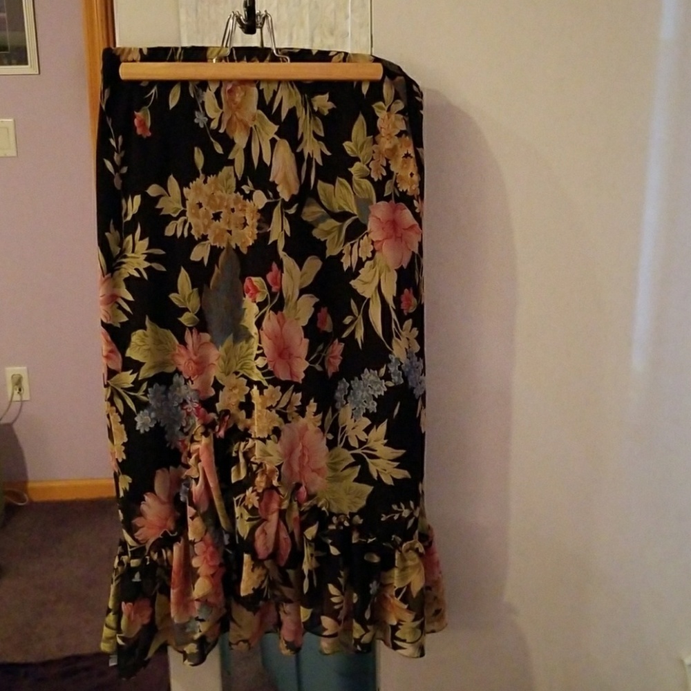 Zero Zero skirt size: L